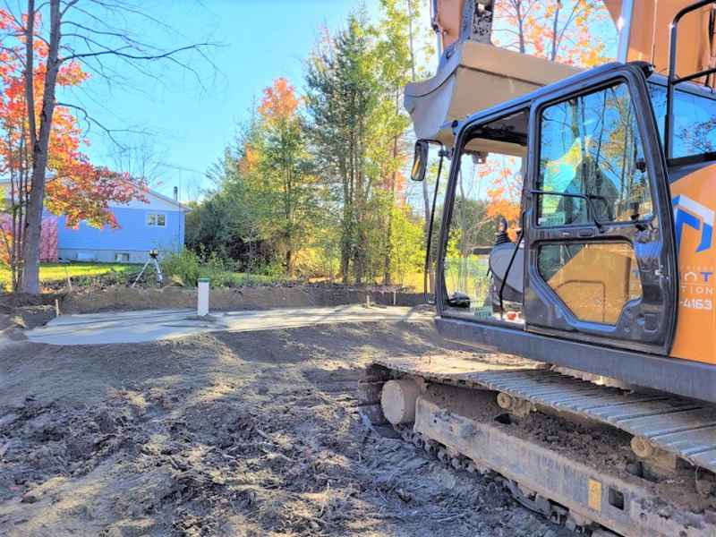 Installation de système septique en Estrie par les entreprises talbot inc – Excavation et préparation du terrain à Sherbrooke pour la mise en place d’une fosse septique conforme aux normes environnementales.